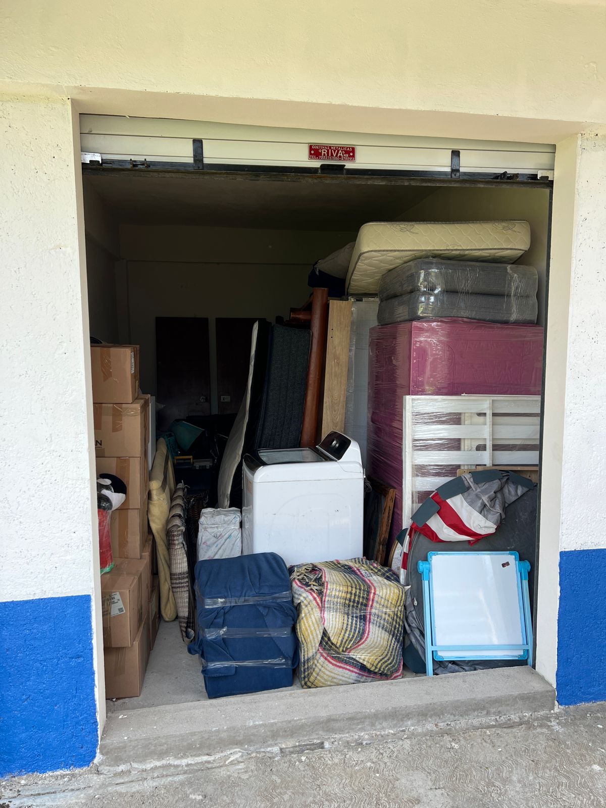 Bodega usada para guardar muebles durante una mudanza